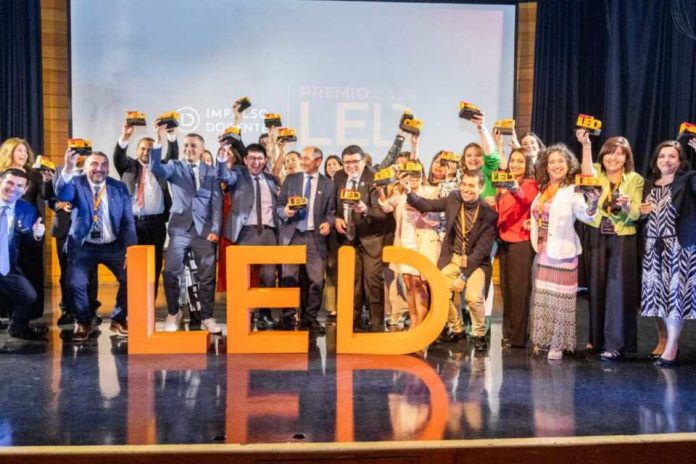 Premio LED lanza su cuarta versión para reconocer a líderes educativos que transforman sus comunidades escolares con prácticas innovadoras