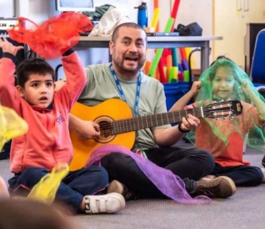 Premio Profesores Excepcionales abre su cuarta convocatoria buscan docentes que fomenten la formación socioemocional de sus estudiantes