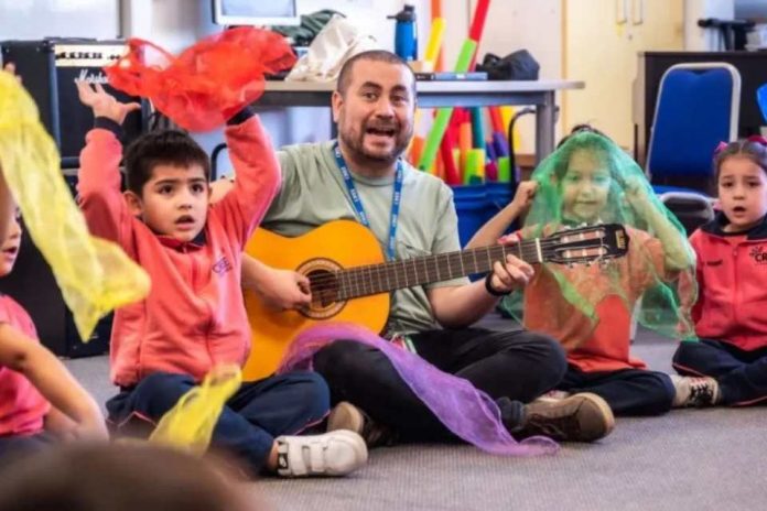 Premio Profesores Excepcionales abre su cuarta convocatoria buscan docentes que fomenten la formación socioemocional de sus estudiantes Premio Profesores Excepcionales abre su cuarta convocatoria buscan docentes que fomenten la formación socioemocional de sus estudiantes