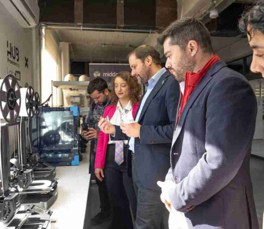 Providencia inaugura LAB881, el primer laboratorio municipal de impresión 3D del país
