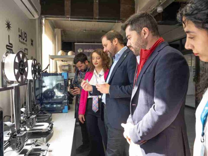 Providencia inaugura LAB881, el primer laboratorio municipal de impresión 3D del país