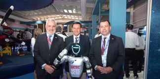Robot humanoide de la UCSC participó en la inauguración de FIDAE 2026 Robot humanoide de la UCSC participó en la inauguración de FIDAE 2026