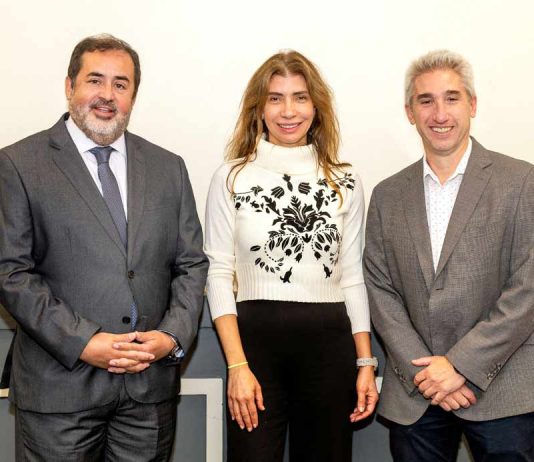 Sede Santiago de UDLA inaugura sus actividades académicas 2026 con charla magistral de Alejandra Mustakis sobre innovación y emprendimiento
