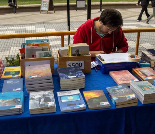 Séptima versión de la venta de bodega de Ediciones UCT abrirá sus puertas con libros desde mil pesos