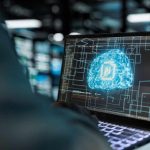 Sueldos especialistas IA fluctúan entre 2,2 y 6,8 millones de pesos en Chile