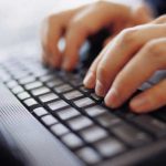 Sueldos de hasta 100 dólares la hora: los entrenadores de IA ganan terreno en Chile