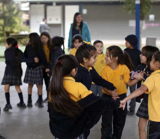 Supereduc presenta guía para fortalecer seguridad en establecimientos educacionales Supereduc presenta guía para fortalecer seguridad en establecimientos educacionales