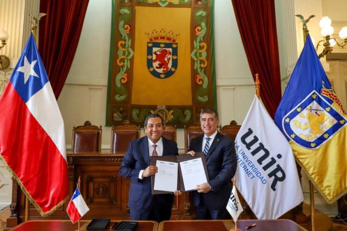 UNIR y la Alcaldía de Santiago de Chile firman un convenio estratégico para impulsar la educación online de máxima calidad en el país