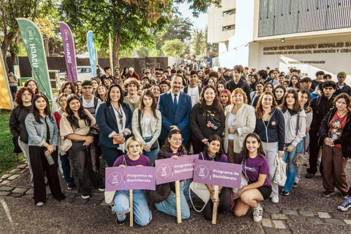 mayor seguridad y bienestar para los estudiantes USACH Mayor seguridad y bienestar para los estudiantes: los beneficios de involucrar a familias y personas cercanas en su vida universitaria