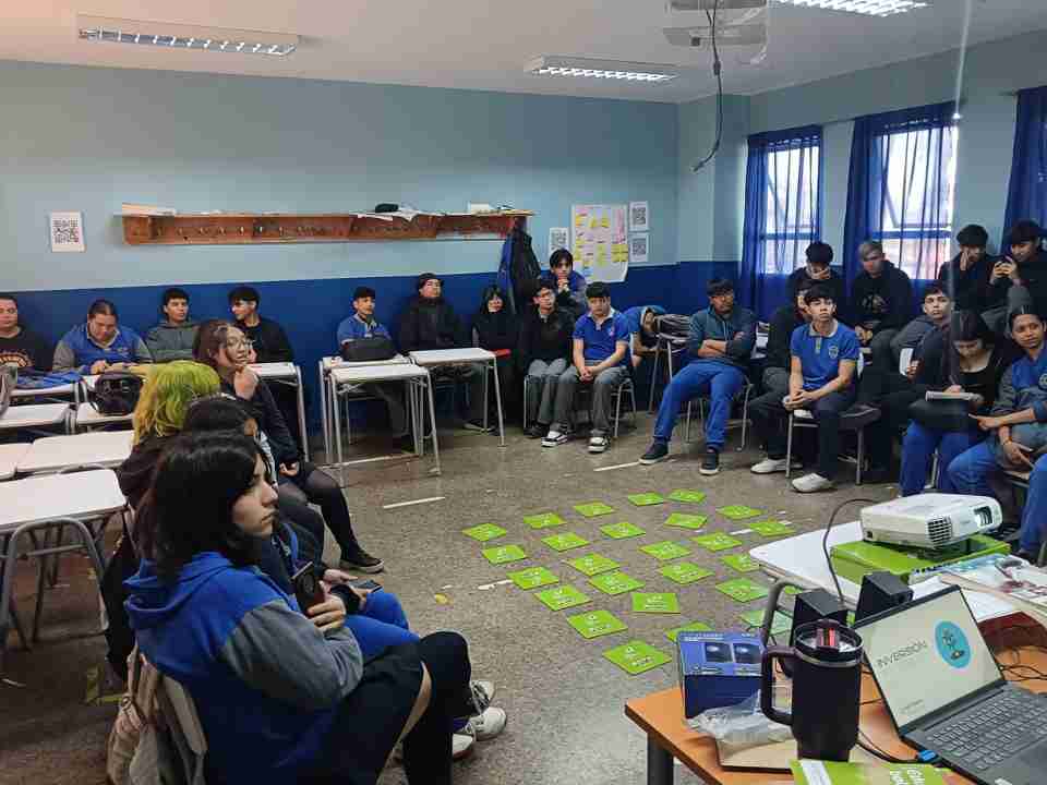 Aprender haciendo: por qué los talleres participativos pueden ayudar a disminuir la violencia escolar