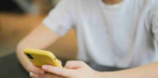 Consumo problemático de redes sociales: los riesgos de crecer con la pantalla siempre encendida
