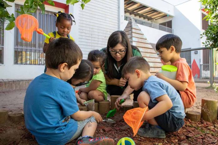 Columna de opinión | Día del Juego: niñas y niños en Chile tienen un déficit de 6 mil horas de juego durante su infancia