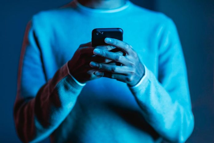 Kaspersky identifica nueva versión de malware que se infiltra en aplicaciones de la App Store y Google Play