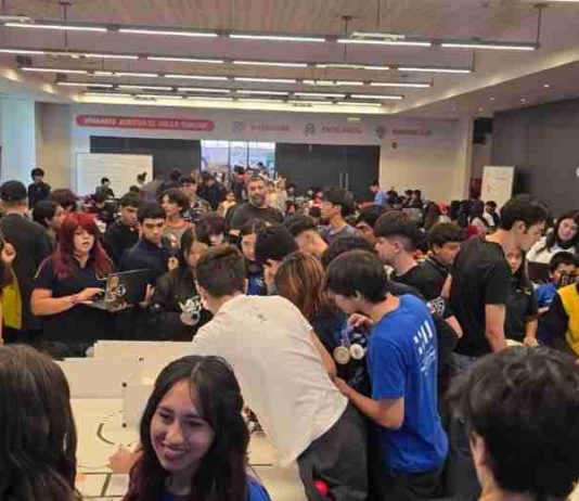 Liga robótica escolar se toma Antofagasta: llegan robots luchadores construidos por estudiantes Liga robótica escolar se toma Antofagasta: llegan robots luchadores construidos por estudiantes