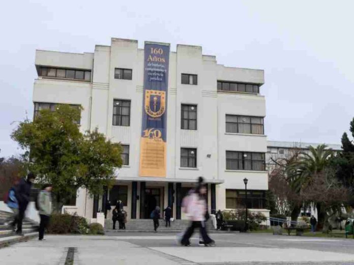 Magíster en Política y Gobierno abre sus aulas para acercar el programa a futuros estudiantes