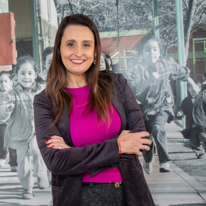 María de la Luz González, Fundación Educacional Oportunidad