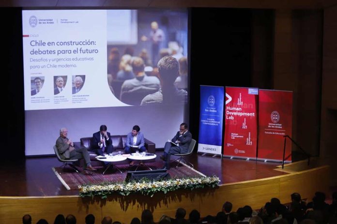 Reportaje | Mineduc ratifica plan para “restaurar imperio de la ley”: Denuncia “fraude social” en gratuidad y reforma exprés al Sistema de Admisión