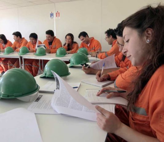 Nuevas competencias digitales, colaborativas y con foco en sostenibilidad marcan la formación de ingenieros para la minería Nuevas competencias digitales, colaborativas y con foco en sostenibilidad marcan la formación de ingenieros para la minería