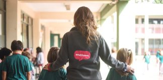Radicalización digital en menores: la amenaza silenciosa que preocupa a los colegios