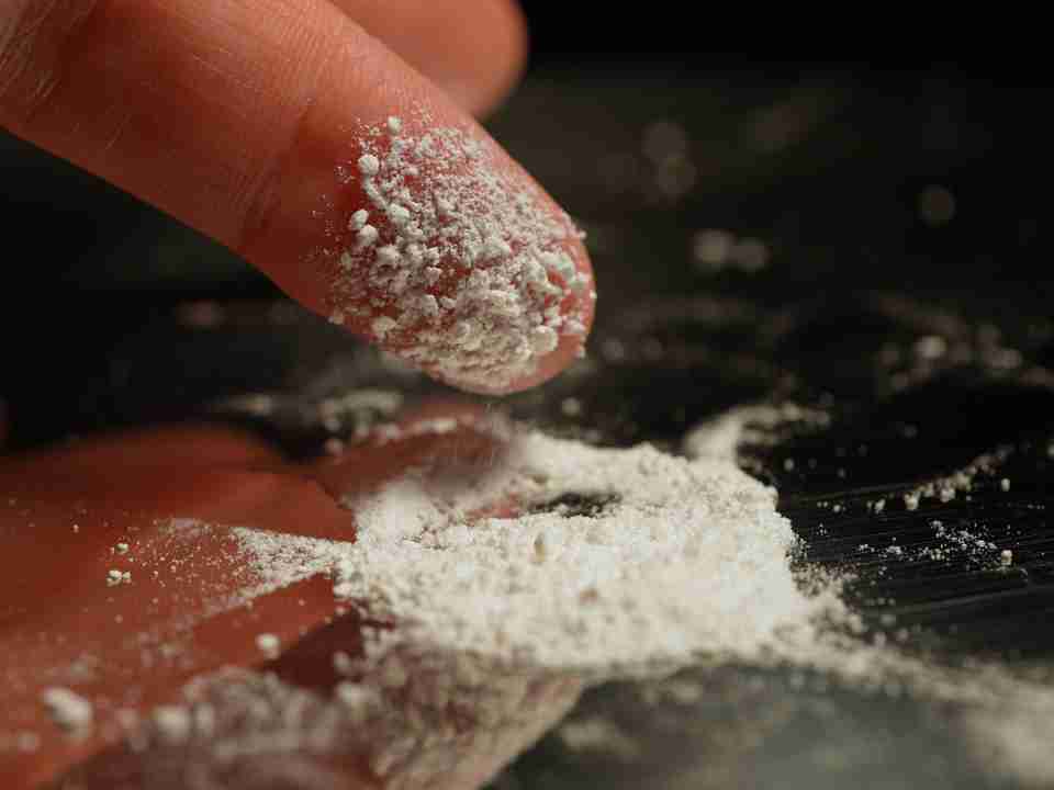 Reportaje | Advierten sobre aumento de laboratorios clandestinos y de drogas sintéticas como el éxtasis