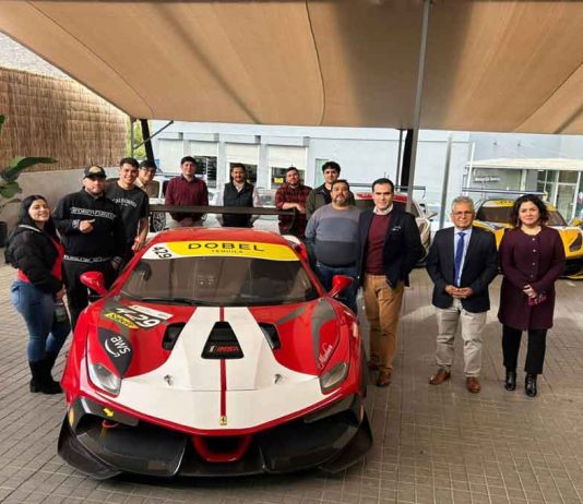 Talento y alta ingeniería: Ferrari Chile recibe a futuros ingenieros mecánicos de DuocUC Talento y alta ingeniería: Ferrari Chile recibe a futuros ingenieros mecánicos de DuocUC