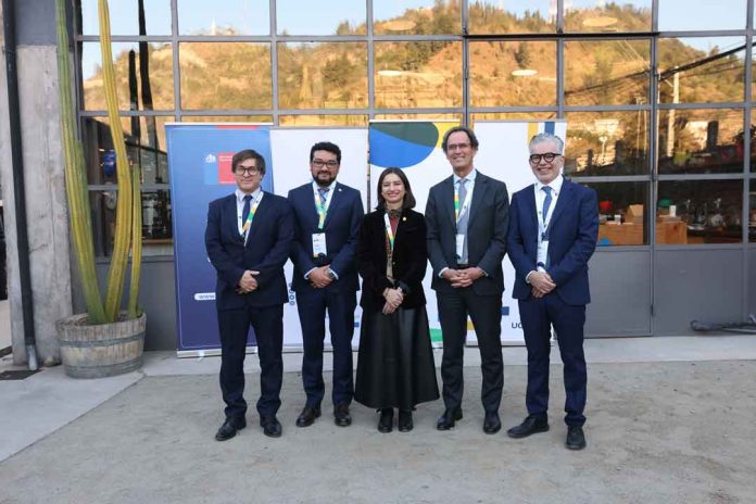 Lanzan nuevo centro de liderazgo educativo impulsado por tres universidades y financiado por el Ministerio de Educación