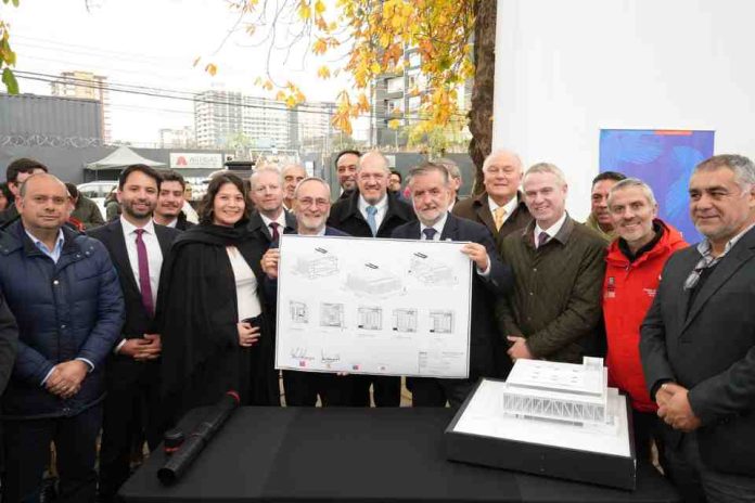 Ministro de las Culturas y gobernador instalan primera piedra de la futura Biblioteca Regional de La Araucanía en Temuco Ministro de las Culturas y gobernador instalan primera piedra de la futura Biblioteca Regional de La Araucanía en Temuco