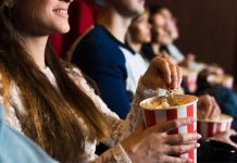 7 de cada 10 personas declara estar concentrado en la película cuando van al cine