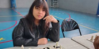 Admira a Bobby Fischer y amó “Gambito de dama” así es Emilia Larenas, la campeona de ajedrez que ilusiona en Puente Alto