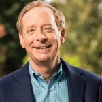 Brad Smith, de Microsoft, y su reflexión sobre la IA: debe ampliar, no reemplazar, el trabajo y la educación humana Brad Smith, de Microsoft, y su reflexión sobre la IA: debe ampliar, no reemplazar, el trabajo y la educación humana