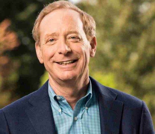 Brad Smith, de Microsoft, y su reflexión sobre la IA: debe ampliar, no reemplazar, el trabajo y la educación humana