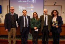 Cátedra Sebastián Piñera UDD realiza conversatorio sobre el libro “Piñera: Un lugar en la historia” Cátedra Sebastián Piñera UDD realiza conversatorio sobre el libro “Piñera: Un lugar en la historia”