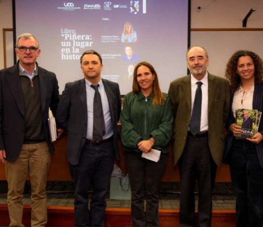 Cátedra Sebastián Piñera UDD realiza conversatorio sobre el libro “Piñera: Un lugar en la historia” Cátedra Sebastián Piñera UDD realiza conversatorio sobre el libro “Piñera: Un lugar en la historia”