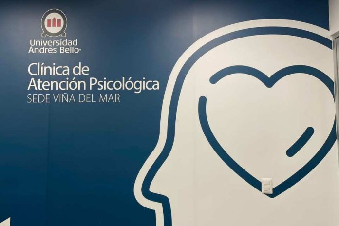 Clínica Psicológica de la UNAB crea espacio gratuito de acompañamiento para familias en Viña del Mar
