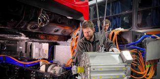 Cómo la industria está formando el talento que necesita: el modelo que conecta academia y electromovilidad en Chile Cómo la industria está formando el talento que necesita: el modelo que conecta academia y electromovilidad en Chile