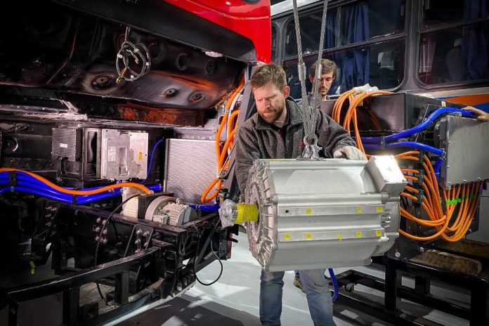 Cómo la industria está formando el talento que necesita el modelo que conecta academia y electromovilidad en Chile Cómo la industria está formando el talento que necesita: el modelo que conecta academia y electromovilidad en Chile