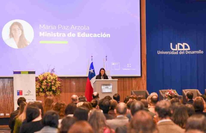 Con más de 500 líderes educativos del país, UDD lanzó el nuevo centro Lidera Innovar