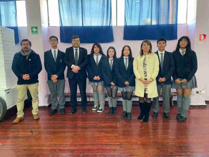 Docentes de liceos técnicos de Valparaíso se capacitan en comercio exterior para acercar la internacionalización a las aulas