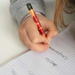 Escritura a mano en la era digital por qué sigue siendo clave y cómo volver a enseñarle a los niños