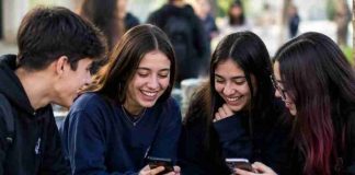 “Estoy en mi Prime” y “Esto me da Cringe”: Las nuevas palabras en inglés que están reemplazando modismos clásicos entre los jóvenes chilenos de hoy “Estoy en mi Prime” y “Esto me da Cringe”: Las nuevas palabras en inglés que están reemplazando modismos clásicos entre los jóvenes chilenos de hoy