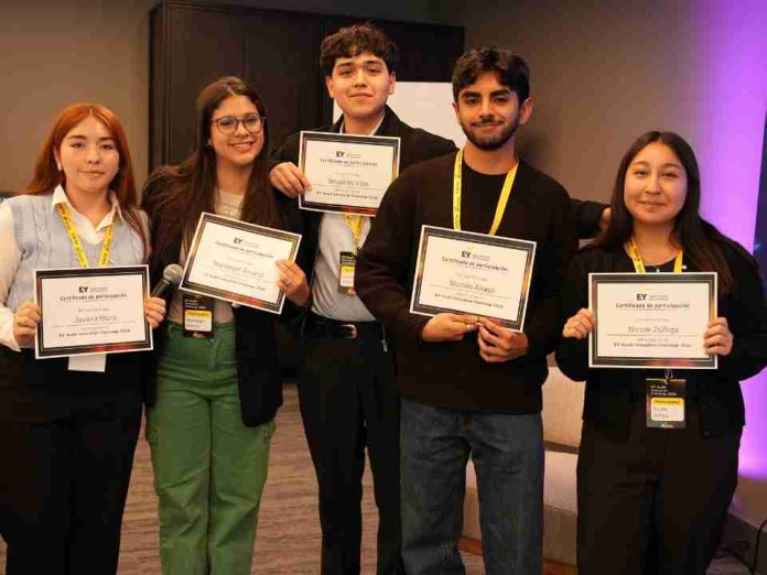 Estudiante de la USACH gana competencia de auditoría de EY y representará a Chile en final latinoamericana Estudiante de la USACH gana competencia de auditoría de EY y representará a Chile en final latinoamericana
