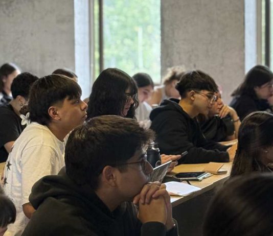 Estudiantes de Medicina apoyan a niños y niñas hospitalizados para reducir brechas de aprendizaje