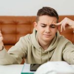 Expertos alertan por pérdida de pensamiento crítico en niños y adolescentes Expertos alertan por pérdida de pensamiento crítico en niños y adolescentes