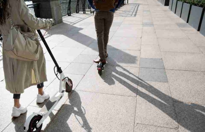 ISL entrega recomendaciones para prevenir accidentes de trayecto con el uso de scooter