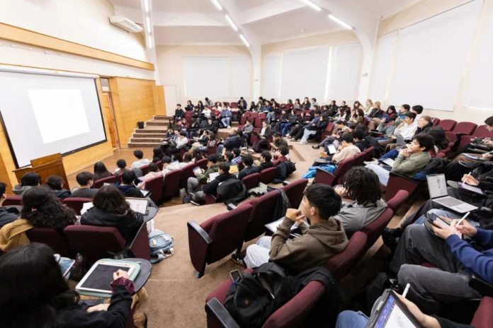 Investigación destaca capacidades esenciales para enfrentar desafíos complejos en educación superior Investigación destaca capacidades esenciales para enfrentar desafíos complejos en educación superior