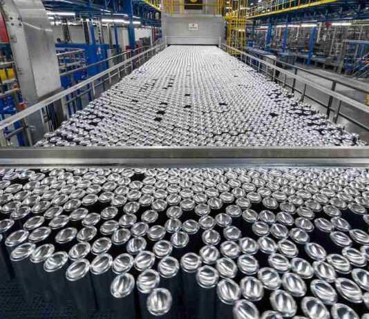 Lanzan mesa de gobernanza público-privada para rescatar más de 15.000 toneladas de latas de aluminio que Chile entierra al año Lanzan mesa de gobernanza público-privada para rescatar más de 15.000 toneladas de latas de aluminio que Chile entierra al año