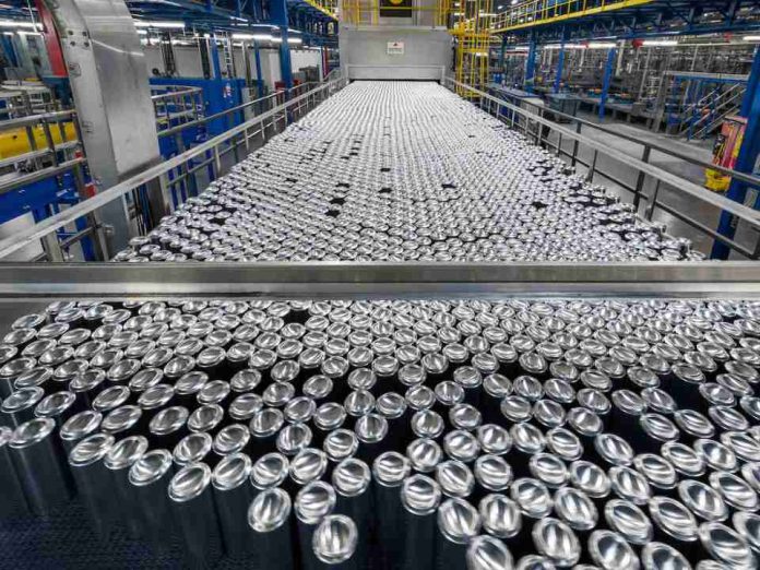 Lanzan mesa de gobernanza público-privada para rescatar más de 15.000 toneladas de latas de aluminio que Chile entierra al año Lanzan mesa de gobernanza público-privada para rescatar más de 15.000 toneladas de latas de aluminio que Chile entierra al año
