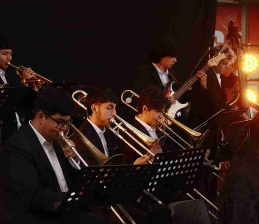Más de 20 músicos en escena: Big Band UNIACC llega a Espacio Matta con un concierto gratuito para la comunidad. Más de 20 músicos en escena: Big Band UNIACC llega a Espacio Matta con un concierto gratuito para la comunidad.