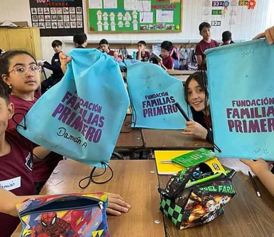 Nueva edición de Arte y Mesa, la campaña de vínculos familiares de Fundación Familias Primero, llega a más de 45 comunas del país