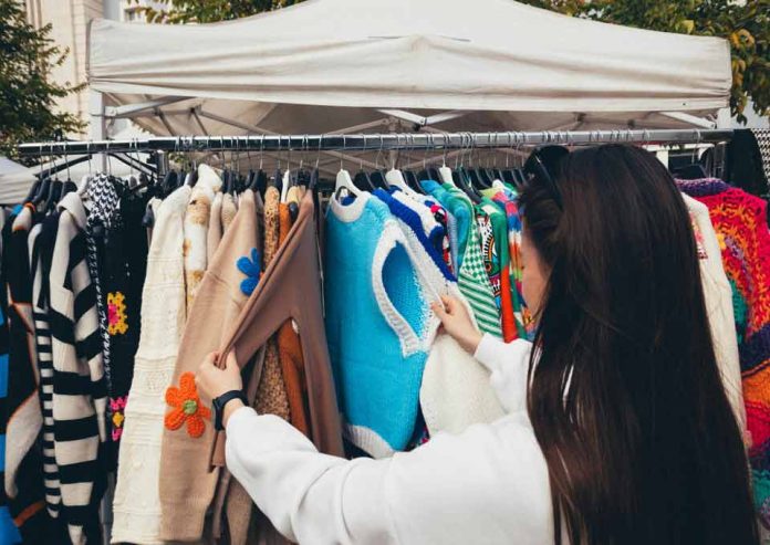 Perchero Circular UTalca: iniciativa promueve la moda sustentable Perchero Circular UTalca: iniciativa promueve la moda sustentable